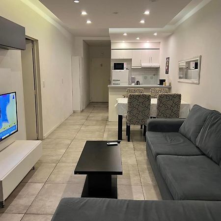 Suite In San Telmo Dormitorio En Suite Con Dos Banos Y Balcon A La Calle Buenos Aires Buitenkant foto