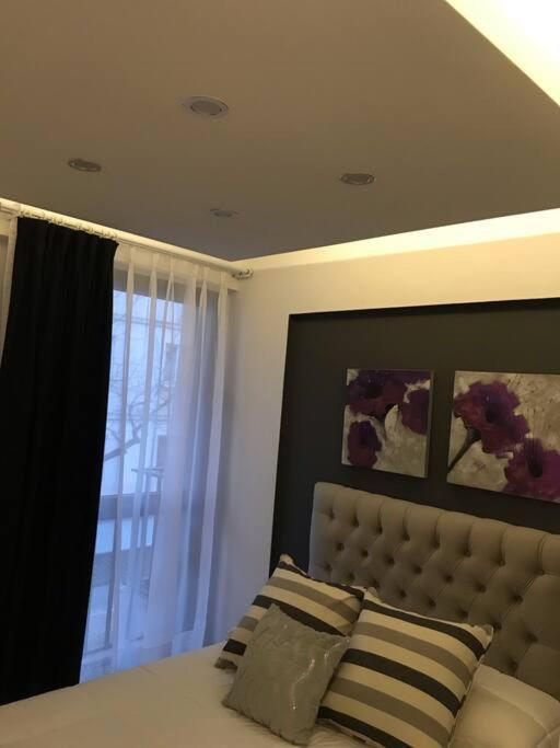 Suite In San Telmo Dormitorio En Suite Con Dos Banos Y Balcon A La Calle Buenos Aires Buitenkant foto