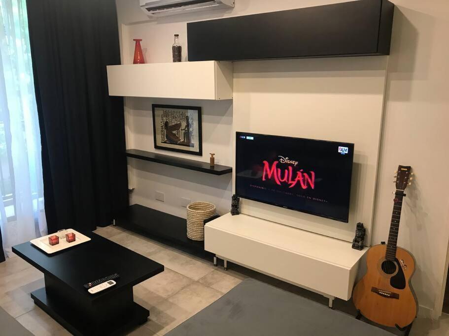 Suite In San Telmo Dormitorio En Suite Con Dos Banos Y Balcon A La Calle Buenos Aires Buitenkant foto