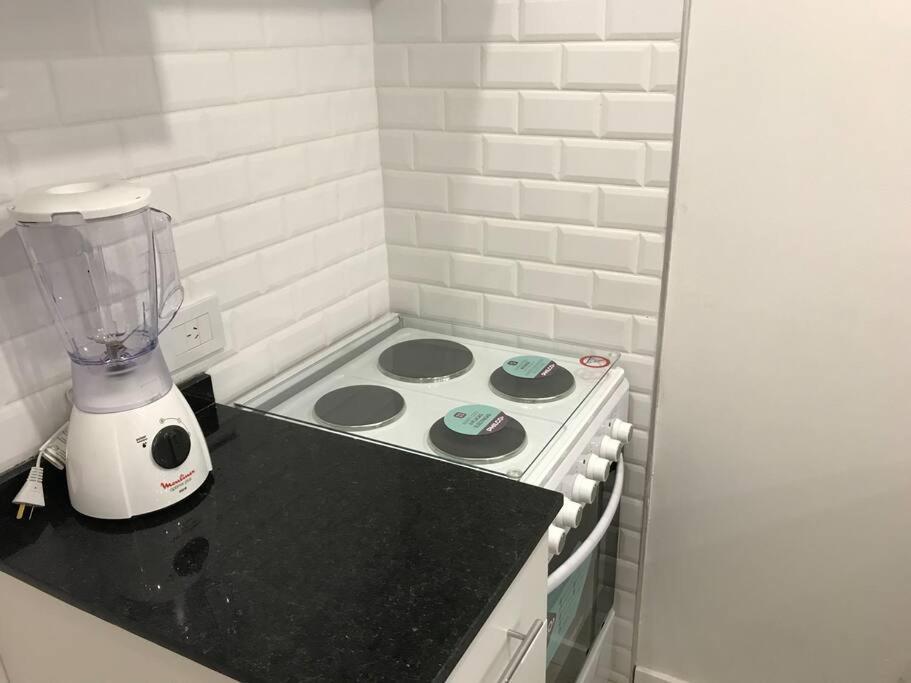 Suite In San Telmo Dormitorio En Suite Con Dos Banos Y Balcon A La Calle Buenos Aires Buitenkant foto