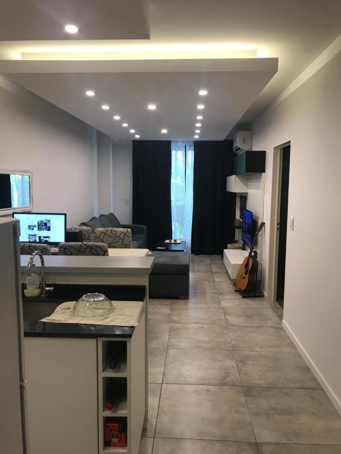 Suite In San Telmo Dormitorio En Suite Con Dos Banos Y Balcon A La Calle Buenos Aires Buitenkant foto
