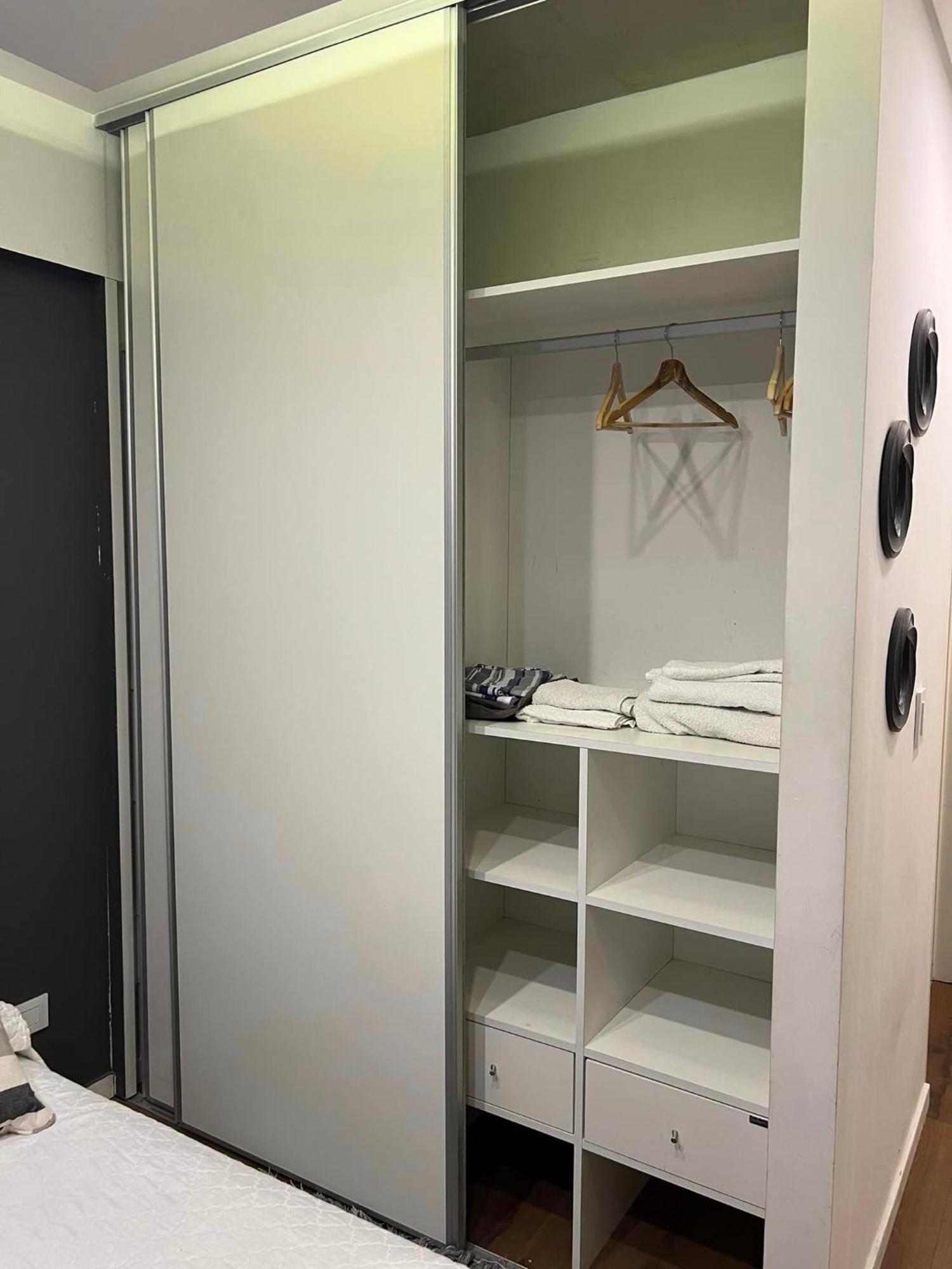 Suite In San Telmo Dormitorio En Suite Con Dos Banos Y Balcon A La Calle Buenos Aires Buitenkant foto