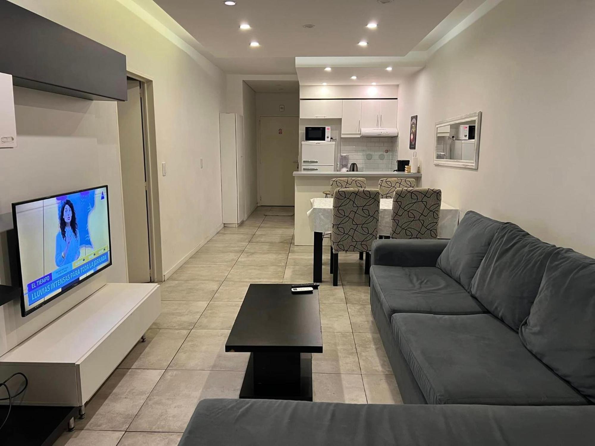 Suite In San Telmo Dormitorio En Suite Con Dos Banos Y Balcon A La Calle Buenos Aires Buitenkant foto